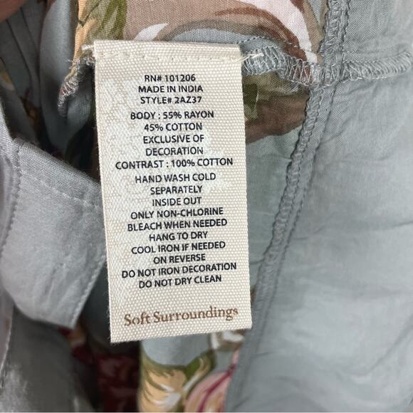 Soft Surroundings Gray Floral Beaded Button Front Long Sleeve Top Large - Picture 8 of 10